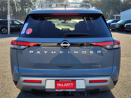 2025 Nissan Pathfinder Platinum
