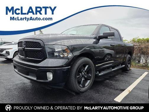 Brilliant Black Crystal Pearlcoat 2018 RAM 1500 Big Horn
