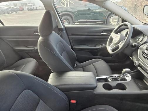 2022 Nissan Altima 2.5 S