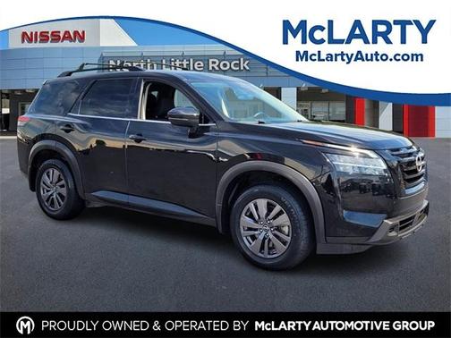 2022 Nissan Pathfinder SV