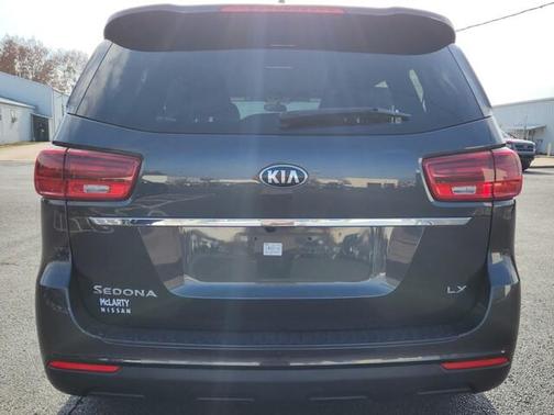 2021 Kia Sedona LX