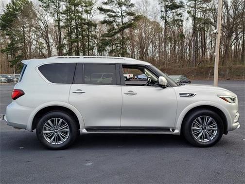 2022 INFINITI QX80 Luxe