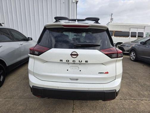 Everest White P 2025 Nissan Rogue Rock Creek