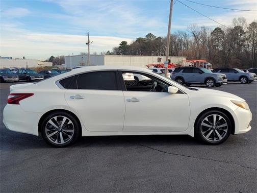 2017 Nissan Altima 2.5 SR