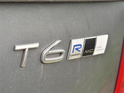 2019 Volvo XC90 T6 R-Design