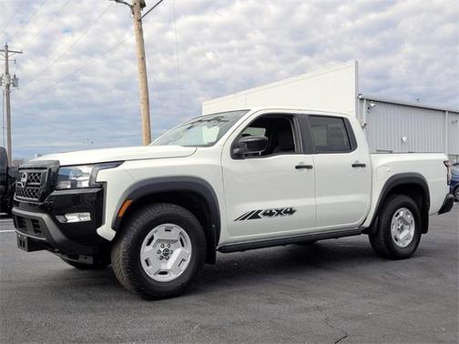 2024 Nissan Frontier SV