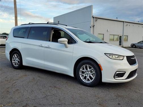 2022 Chrysler Pacifica Touring-L