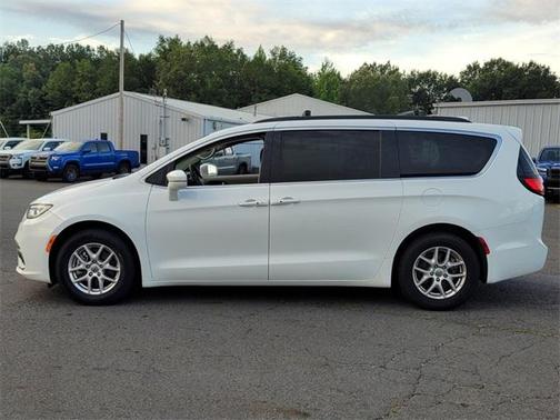 2022 Chrysler Pacifica Touring-L