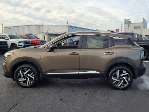 Canyon Bronze M 2026 Nissan Kicks SV