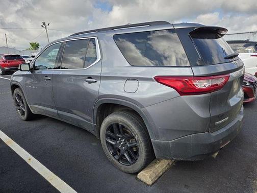 Satin Steel Metallic 2020 Chevrolet Traverse LT Cloth
