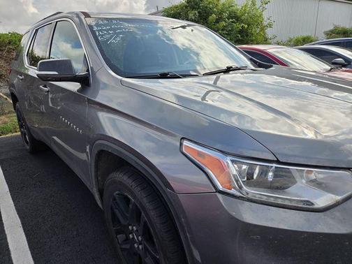 Satin Steel Metallic 2020 Chevrolet Traverse LT Cloth