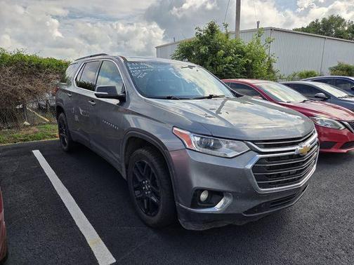 Satin Steel Metallic 2020 Chevrolet Traverse LT Cloth