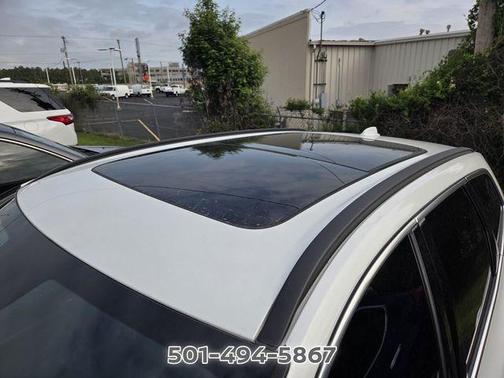 White 2022 Volvo XC60 B5 Momentum