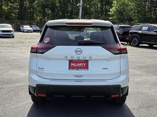 Everest White P 2026 Nissan Rogue SV
