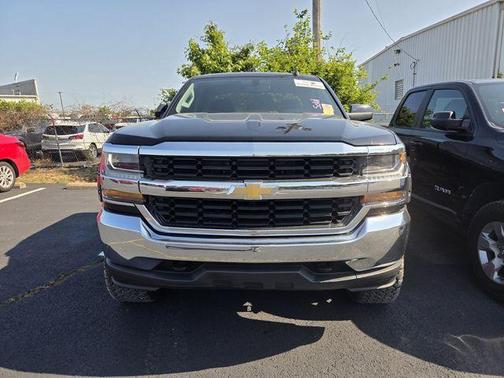 Black 2018 Chevrolet Silverado 1500 LT