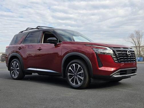 2t Red Blk Roof 2026 Nissan Pathfinder Platinum