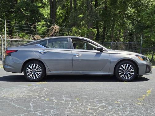 Gun Metallic 2025 Nissan Altima SV