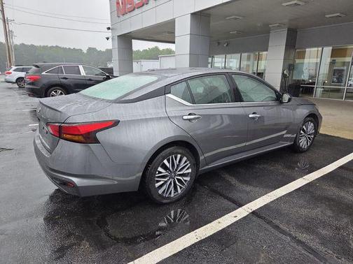 Gun Metallic 2025 Nissan Altima SV