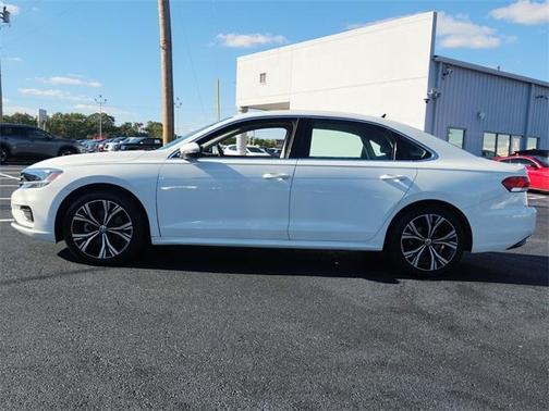 2022 Volkswagen Passat 2.0T SE