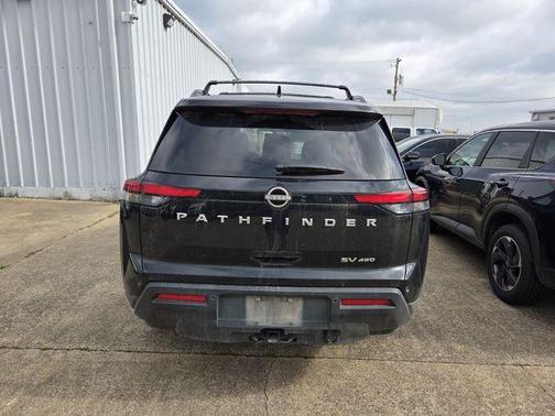 Black 2024 Nissan Pathfinder SV