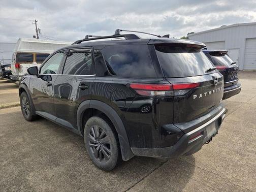 Black 2024 Nissan Pathfinder SV