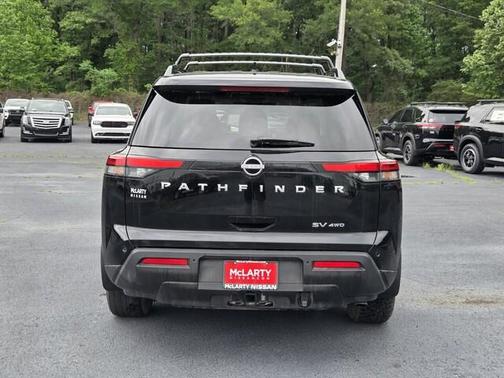 Black 2024 Nissan Pathfinder SV