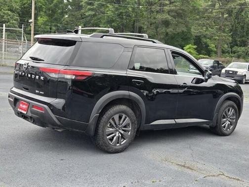Black 2024 Nissan Pathfinder SV