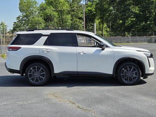 Everest White P 2026 Nissan Pathfinder SL