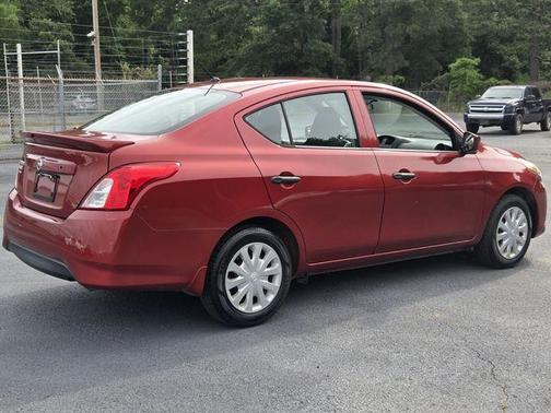 Red 2017 Nissan Versa 1.6 S+