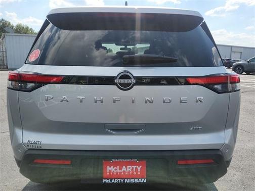 2025 Nissan Pathfinder S