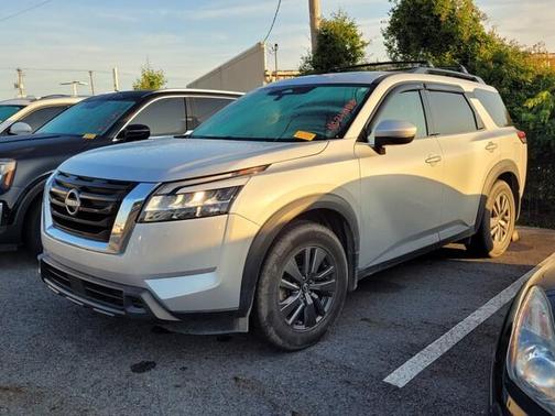 2022 Nissan Pathfinder SV