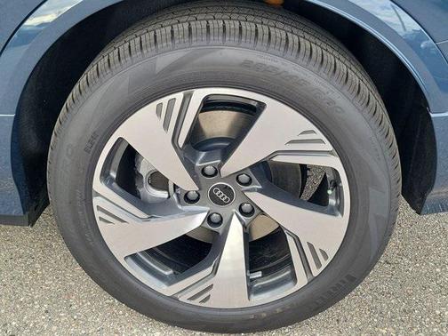 2025 Audi Q6 e-tron Premium Plus quattro