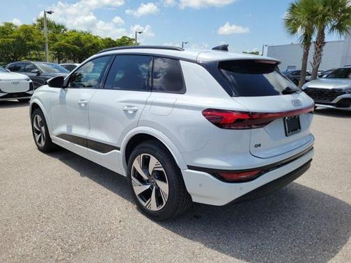 2025 Audi Q6 e-tron Premium Plus quattro