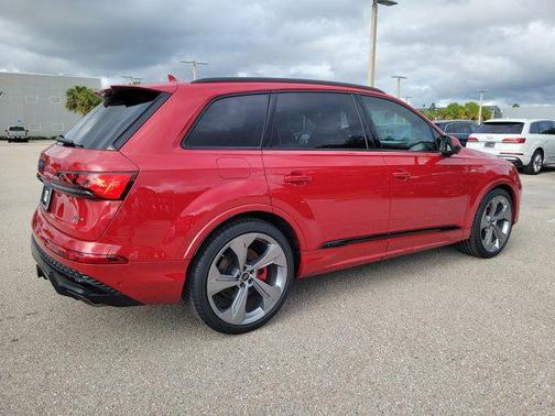 Chili Red 2026 Audi Q7 55 Prestige