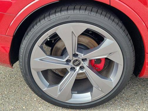 Chili Red 2026 Audi Q7 55 Prestige