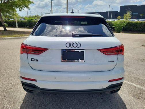 Glacier White Metallic 2025 Audi Q3 Premium 45 TFSI S line quattro Tiptronic