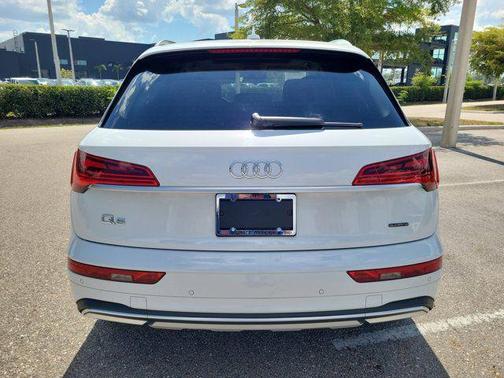 Glacier White Metallic 2021 Audi Q5 45 Prestige