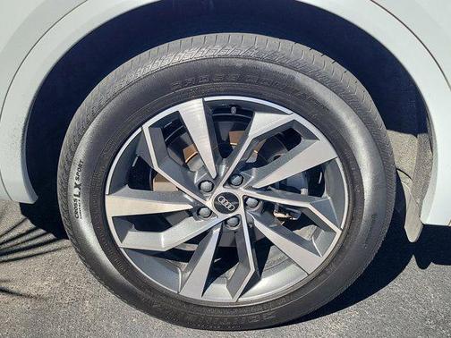 Glacier White Metallic 2021 Audi Q5 45 Prestige