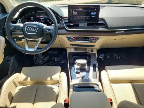 Glacier White Metallic 2021 Audi Q5 45 Prestige