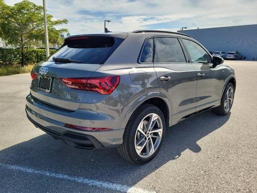 2025 Audi Q3 Premium 45 TFSI S line quattro Tiptronic