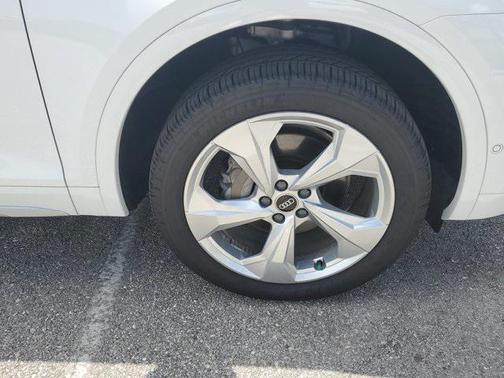 2023 Audi Q5 45 S line Prestige