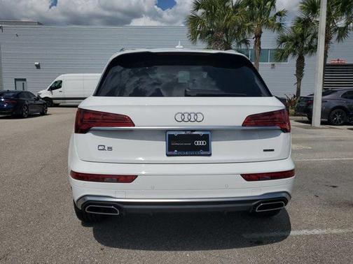 2023 Audi Q5 45 S line Prestige