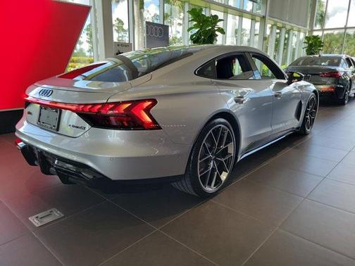 2026 Audi RS e-tron GT quattro