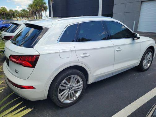 Ibis White 2018 Audi Q5 2.0T Tech Premium