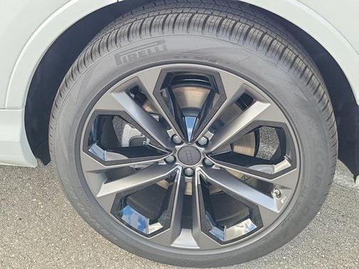 2026 Audi Q7 55 Premium Plus