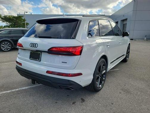 2026 Audi Q7 55 Premium Plus