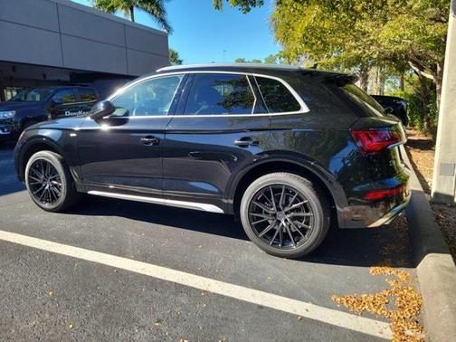 2023 Audi Q5 45 S line Premium Plus