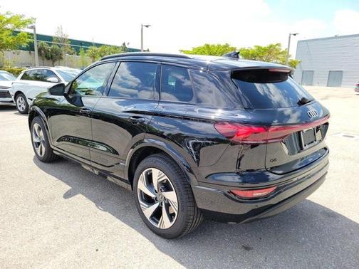 2025 Audi Q6 e-tron Premium Plus quattro