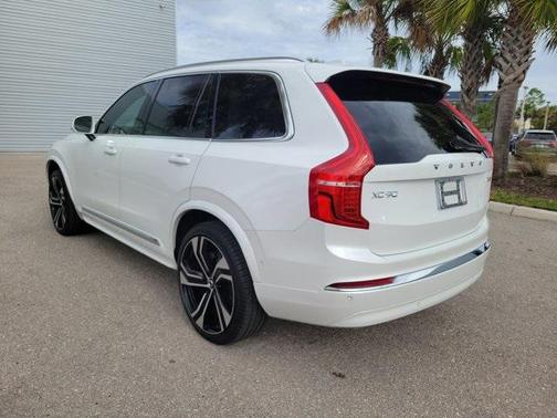 2025 Volvo XC90 B6 Ultra