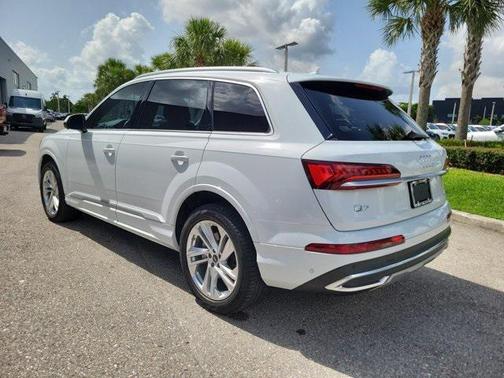 2023 Audi Q7 55 Premium Plus